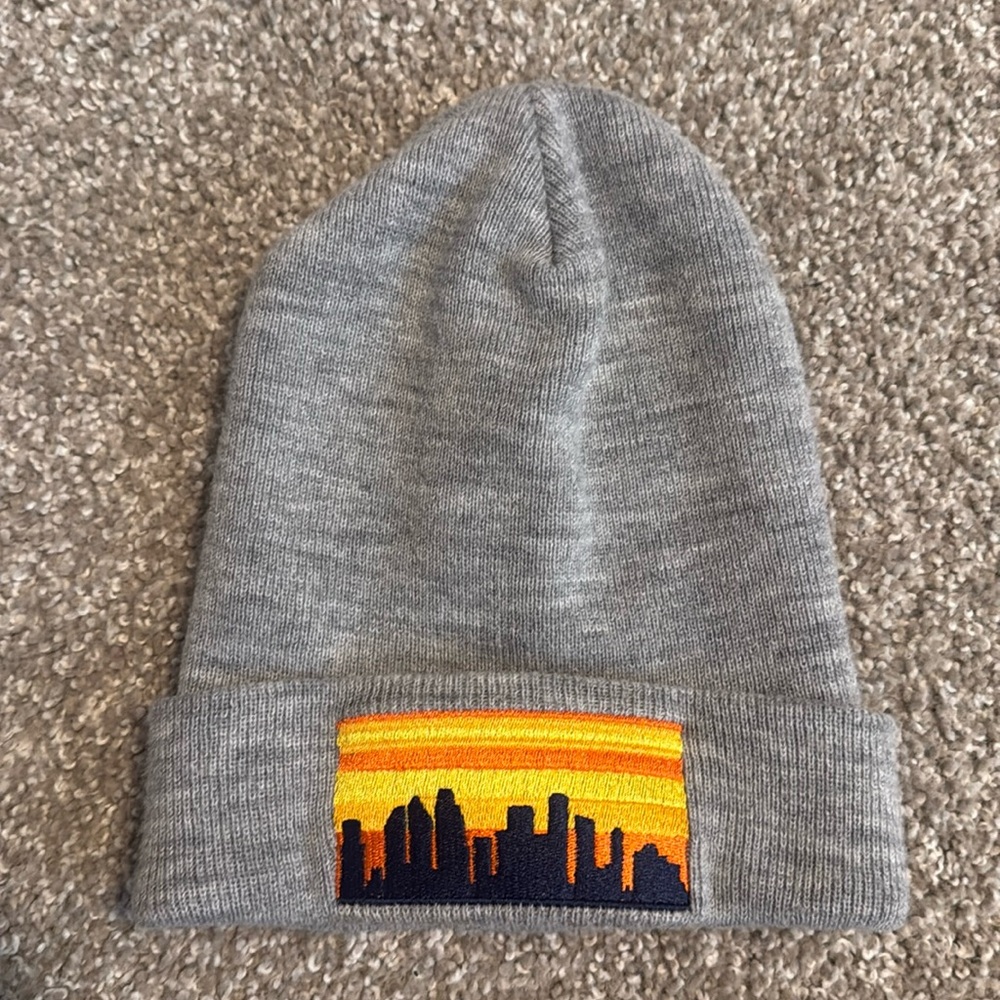 Grey beanie featuring the Houston downtown skyline at sunset